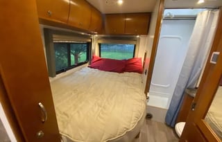 Meet "Grace" 2013 Leisure Travel Van Unity CB