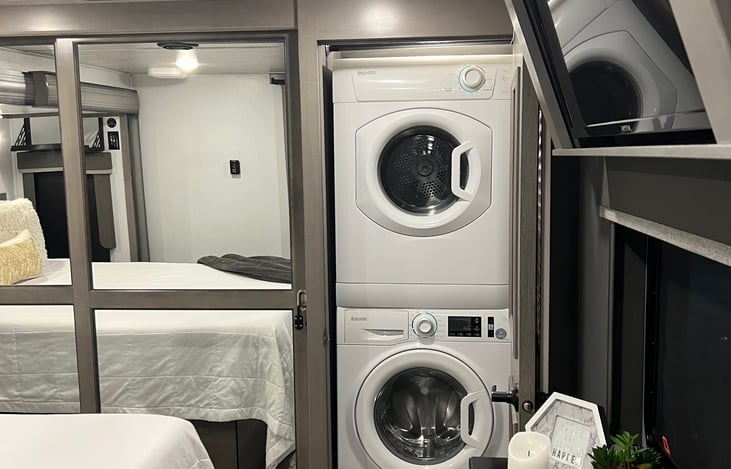 Full size washer/dryer in main bedroom