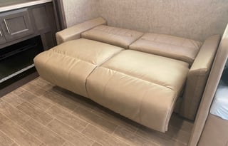 Sleeps 8 ~ 2 FULL baths! - FINDING CLARA-T!