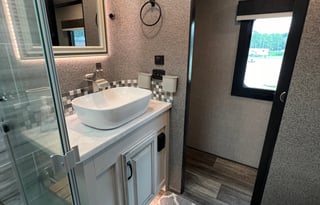 2022 Jayco Sleeps 8 Ready for your Next Adventure!