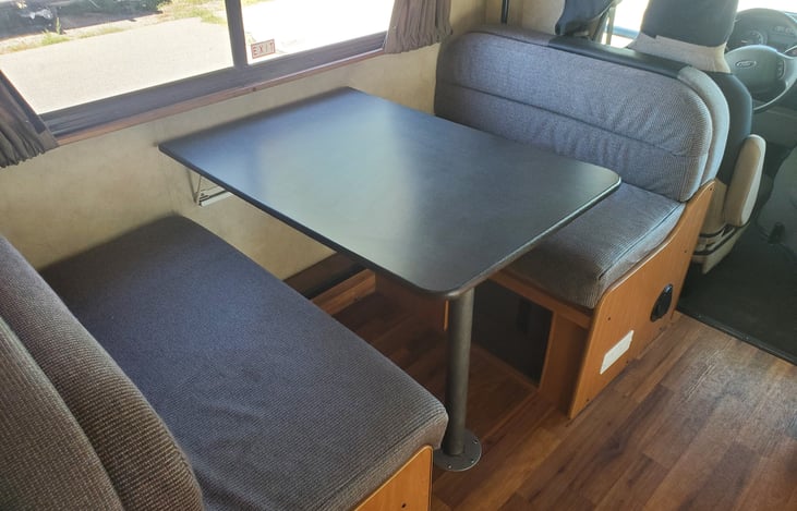 Dinette setup for traveling and eating