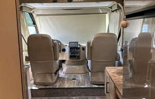 2022 Thor Motor Coach Vegas 24.1 Sleeps 6!