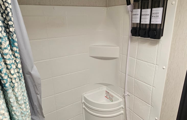 Shampoo, Conditioner and Body wash are provided.