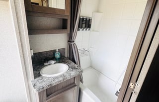 Luxury Fifth Wheel Rental | Sleeps Up to 9