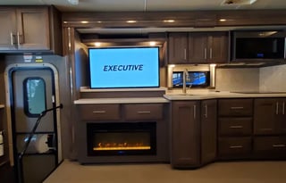 2022 Thor Motor Coach - Palazzo 37.5