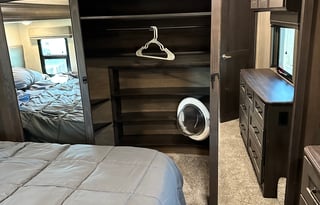 Brand New Glamping 5th Wheel- No Towing Necessary