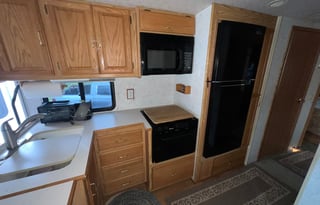 2003 Winnebago Brave 27B