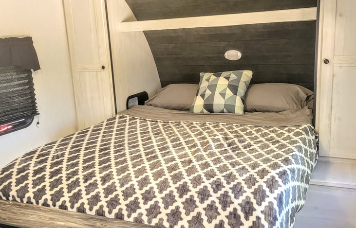 Queen bed, charge your phone with built in wireless chargers on both sides