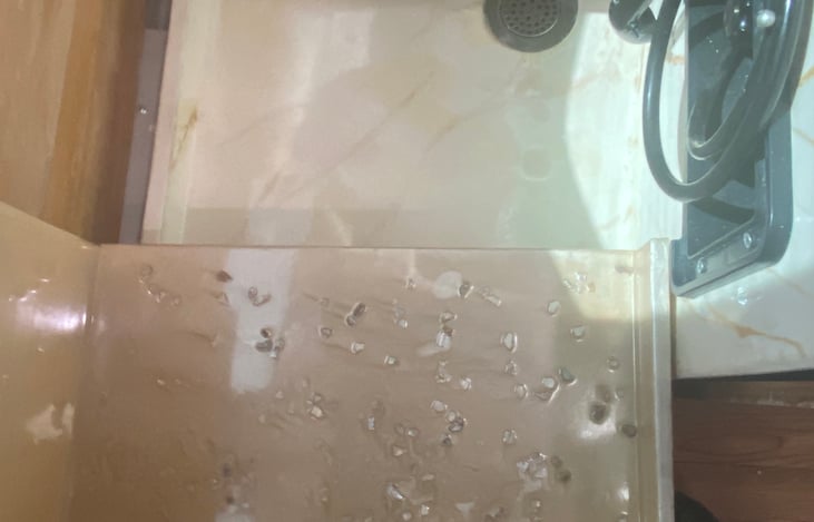 IN DOOR AND OUT DOOR SHOWER