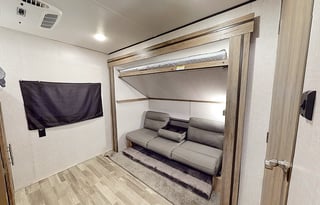 2022 CrossRoads Zinger 333D Travel Trailer