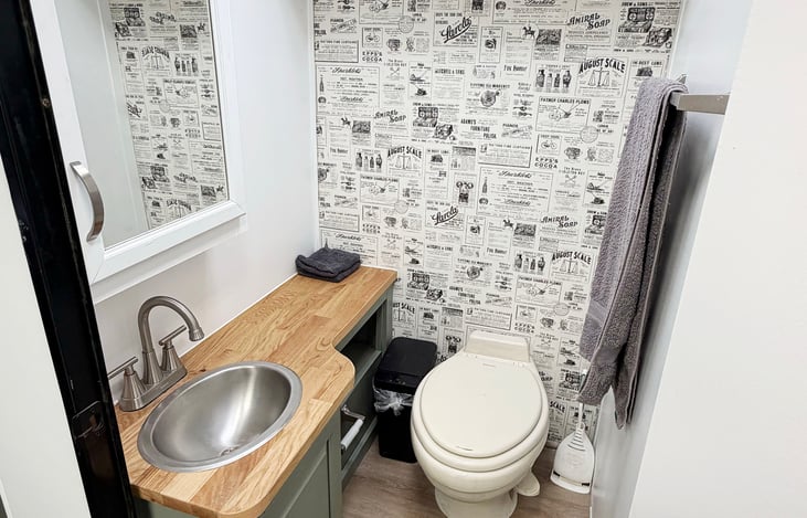 Las Vegas RV Bathroom – Private Toilet Shower – Festival Motorhome Rental