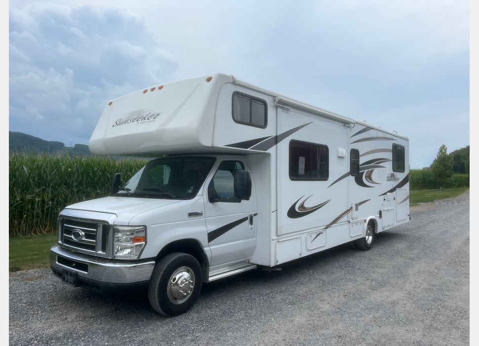 Class C Motor Home rentals in Cross Junction