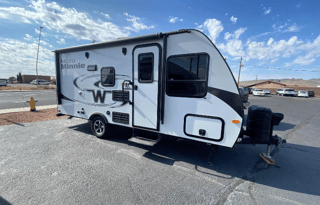 2018 Winnebago Minnie Winnie 22M