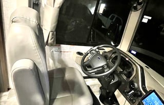 Get Out of Town 2022 Thor Windsport 34J