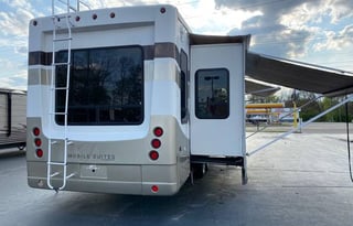 2008 DRV Luxury Suites Mobile Suites 36 TK3