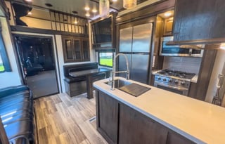 2021 Dutchmen Voltage 4135