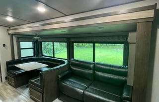 Pet Friendly and Kid Approved Spacious Camper