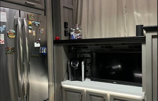 2021 Montana RV – Optional Truck Rental Available!