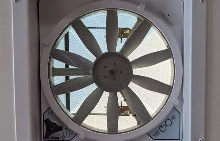 3 built in exhaust fans