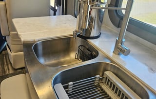 225.00 !week day, king bed,1.5 bath/ sleeps 6