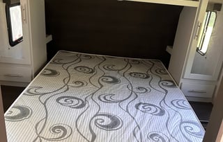 Clean and comfortable 2021 Keystone Bullet 290BHS