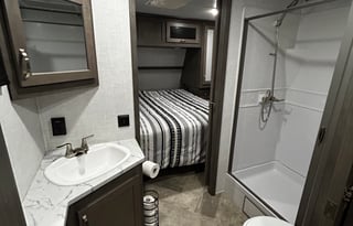 The Perfect Couples Getaway–King Bed + Cozy Vibes