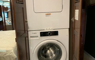 2019 Fleetwood RV Discovery LXE 40G