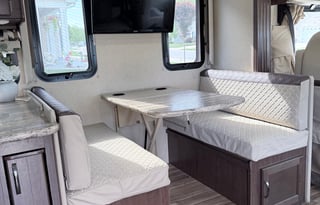 2018 Thor Motor Coach ACE 30.2
