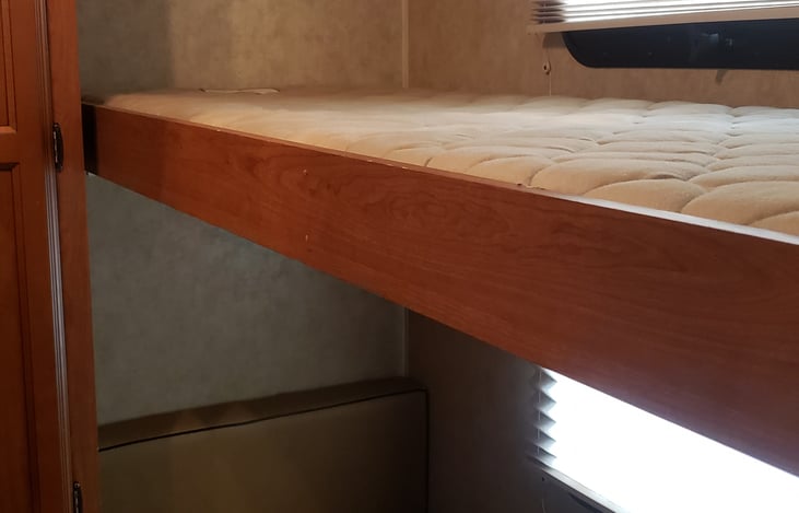 6 ft bunk, ideal for kids.