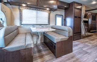 C9-Luxury Four Winds 10 Sleeper w Bunks! 2 Slides