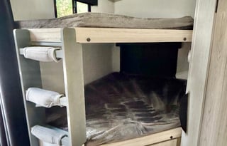 Fun Family Trailer! '22 Sundance Ultra Lite