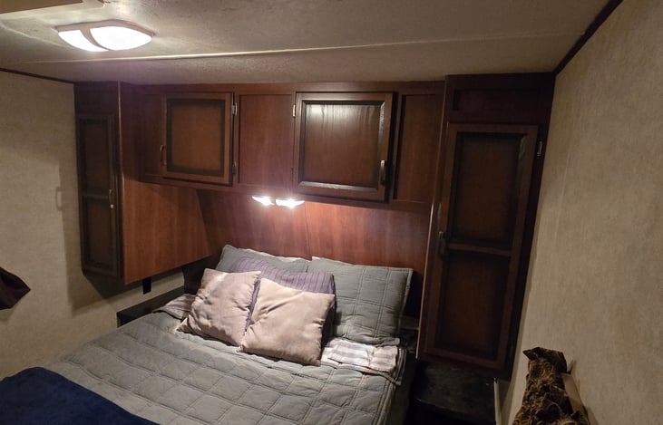 Master Bedroom, Queen Bed