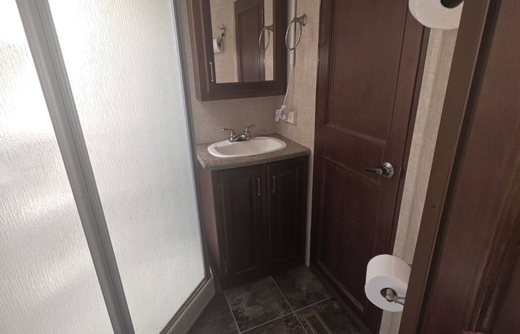 Clean lavatory space