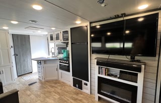 2022 Keystone RV Hideout 28BHSWE