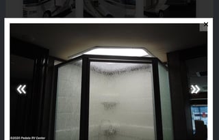 2017 Thor Motor Coach Miramar 34.4