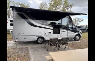 2023 Renegade Vienna 25VRML, Mercedes 3500 Chassis