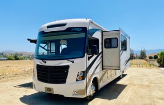 Your Home On Wheels! No Special License Needed!
