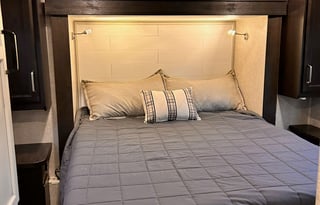 2022 Greyhawk Prestige 30Z – Sleeps 6 Comfortably