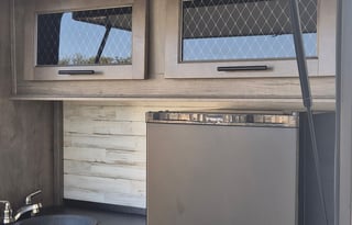 King Bed/sleeps 6/ 1.5 bath/ Outdoor Kitchen