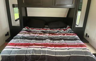 2022 Cherokee Grey Wolf 22MKSE