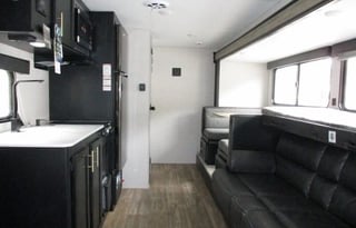 2021 23' Wolf Pup 18TO with slide-out