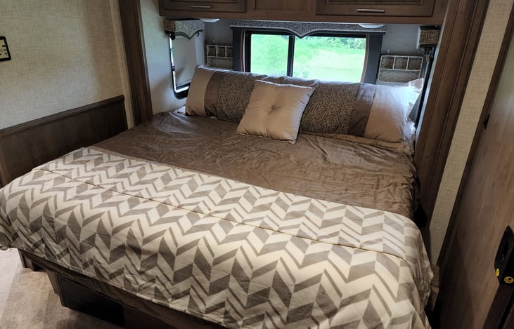 Master Bedroom with Premium King Bed.