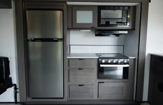 2023 Cruiser RV MPG 2700TH Toy Hauler pet friendly