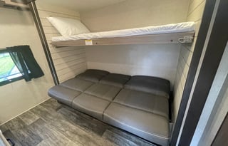 2022 Sunset Trail with bunk house and extra bath!