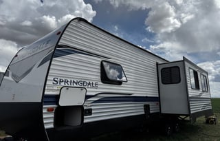 (NEW) Luxury Camper, with Delivery and set up!!!