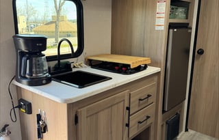 2025 Coleman Lantern LT 17B