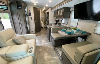 2022 Coachmen RV Pursuit