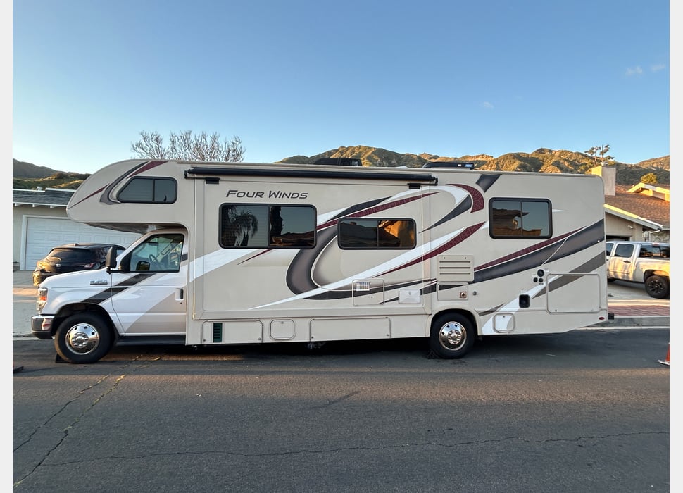 Class C Motor Home rentals in Sierra Madre