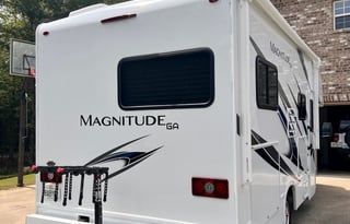 2022 Thor Motor Coach Magnitude GA22