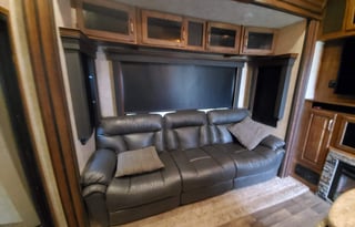 2016 Keystone RV Raptor 300MP